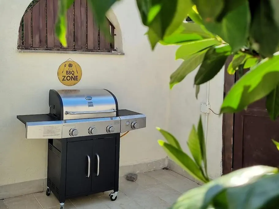 Villa Relais Cassia Rome - Parking, Wi-Fi & Barbecue 0*,  Italia